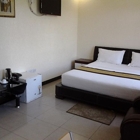Best Point Hotel Dar es Salaam Phòng bức ảnh